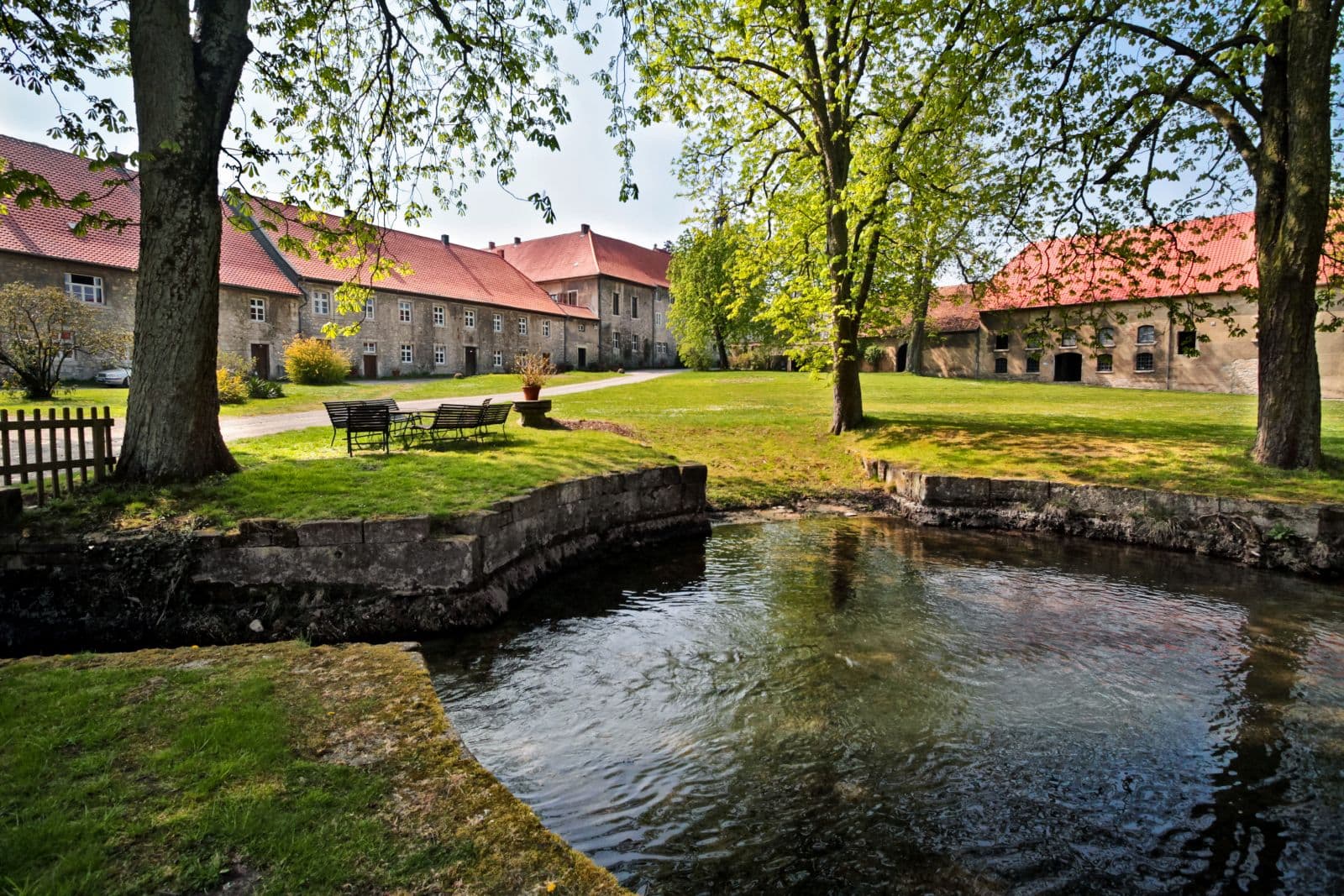 Großer Wirtschaftshof Rittergut Lucklum